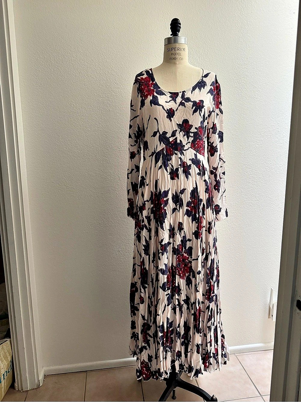 Free People Floral Maxi Dress in Cream & Red Size Large Like New